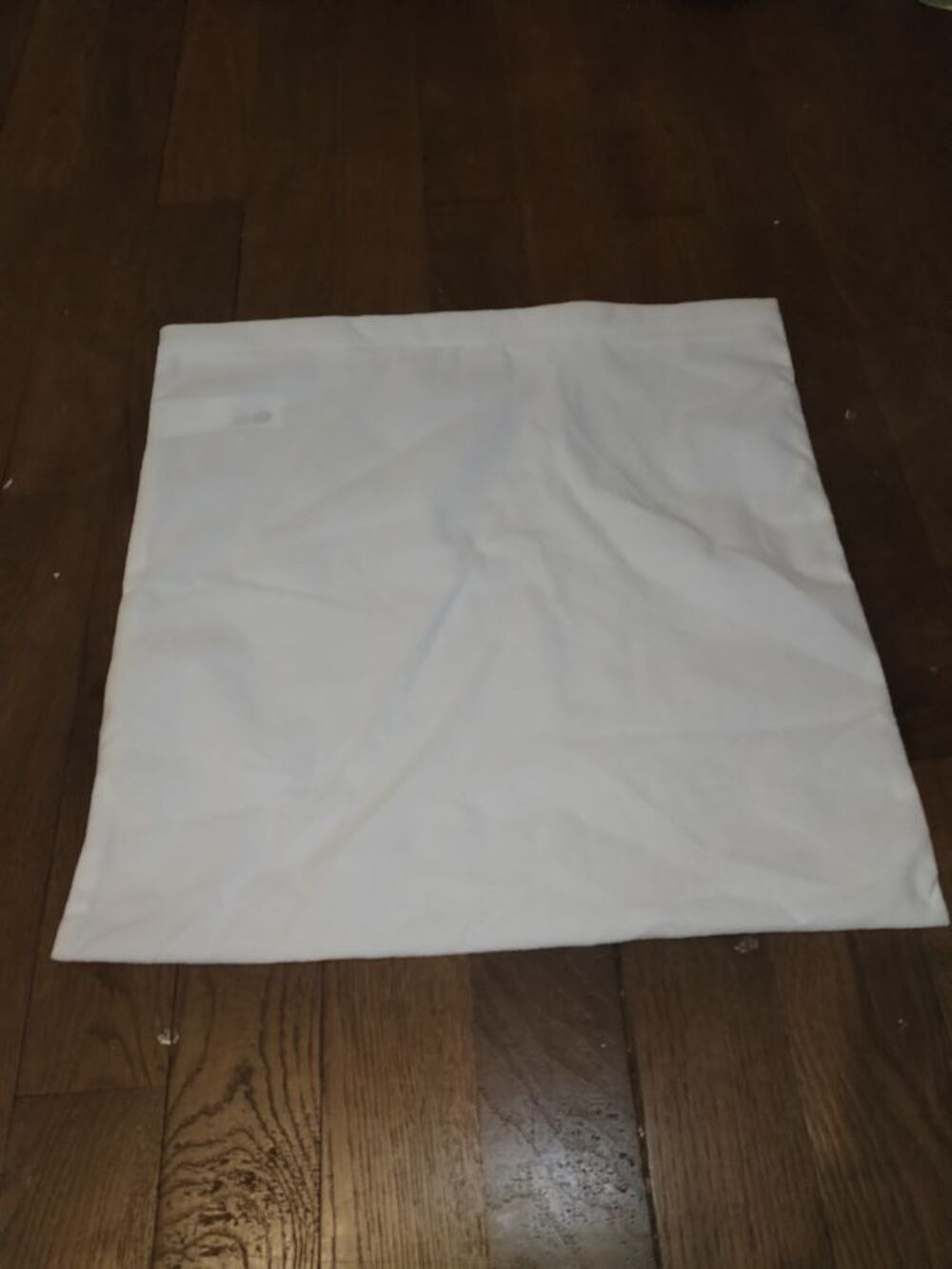 Housse de coussin protection al&egrave;se (45x45) Décoration