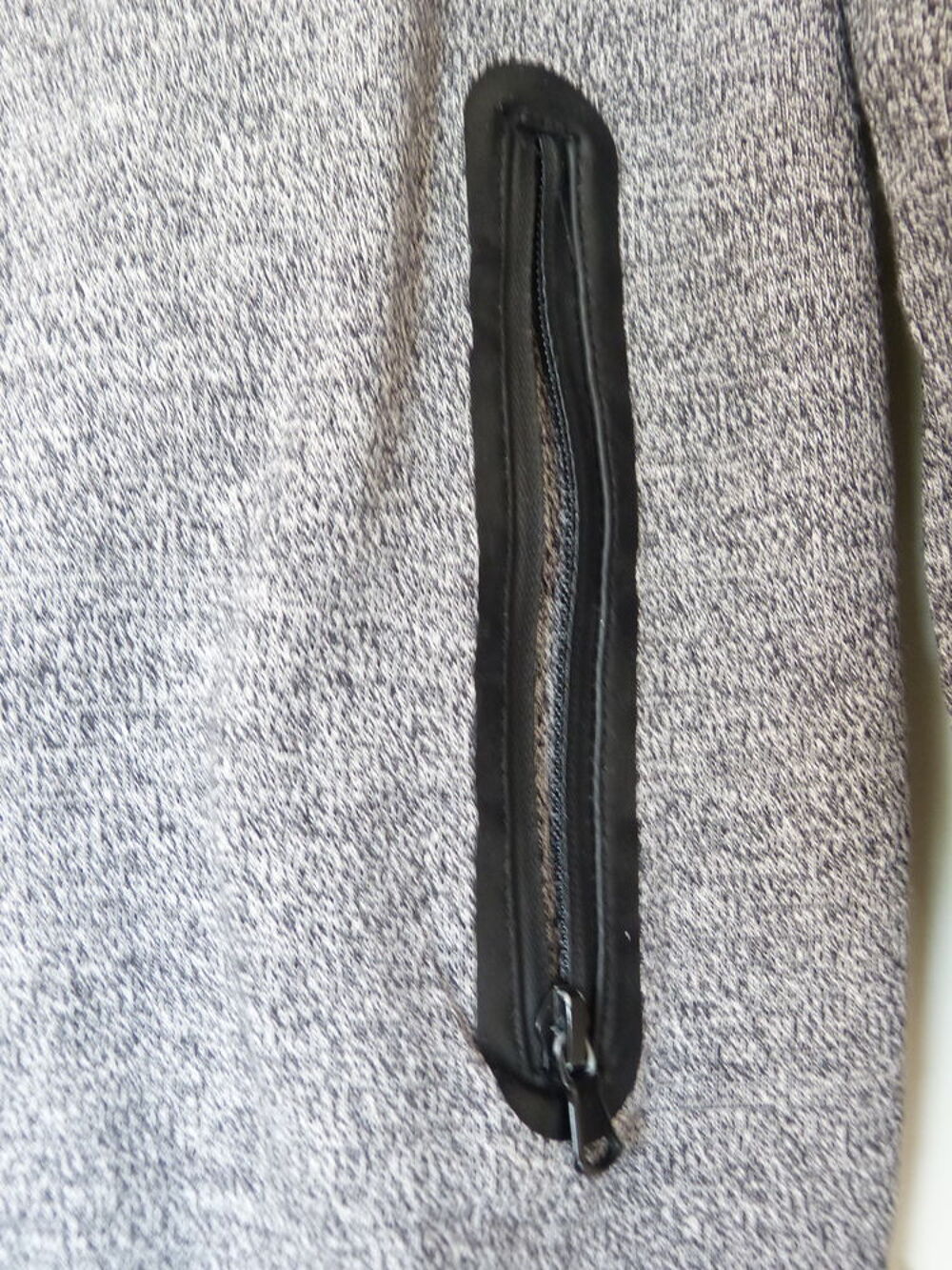 sweat gris chin&eacute; col montant Vêtements