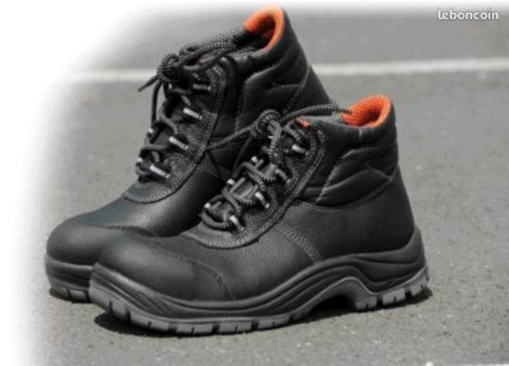 Chaussures de s&eacute;curit&eacute; neuves mi-montantes Homme taille 43 Chaussures