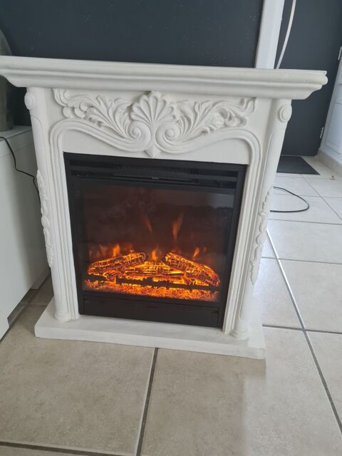 superbe fausse chemin�e avec syst�me de chauffage d'appoint �tat neuf 90 Miramas (13)