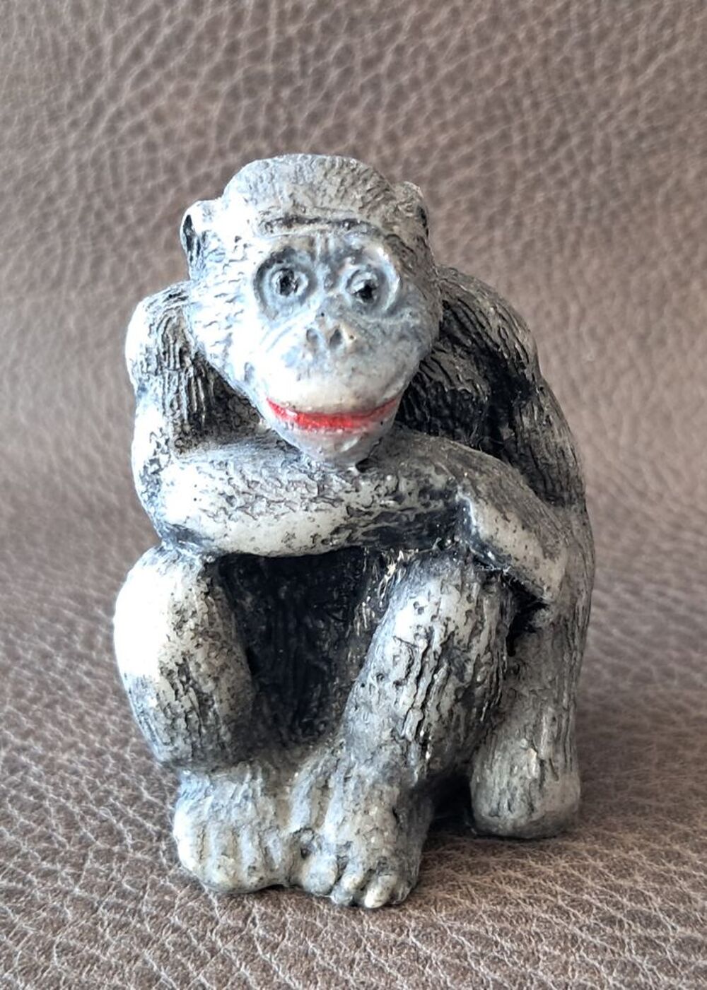 lot de 2 figurines en r&eacute;sine repr&eacute;sentant 2 singes chimpanz&eacute; Décoration