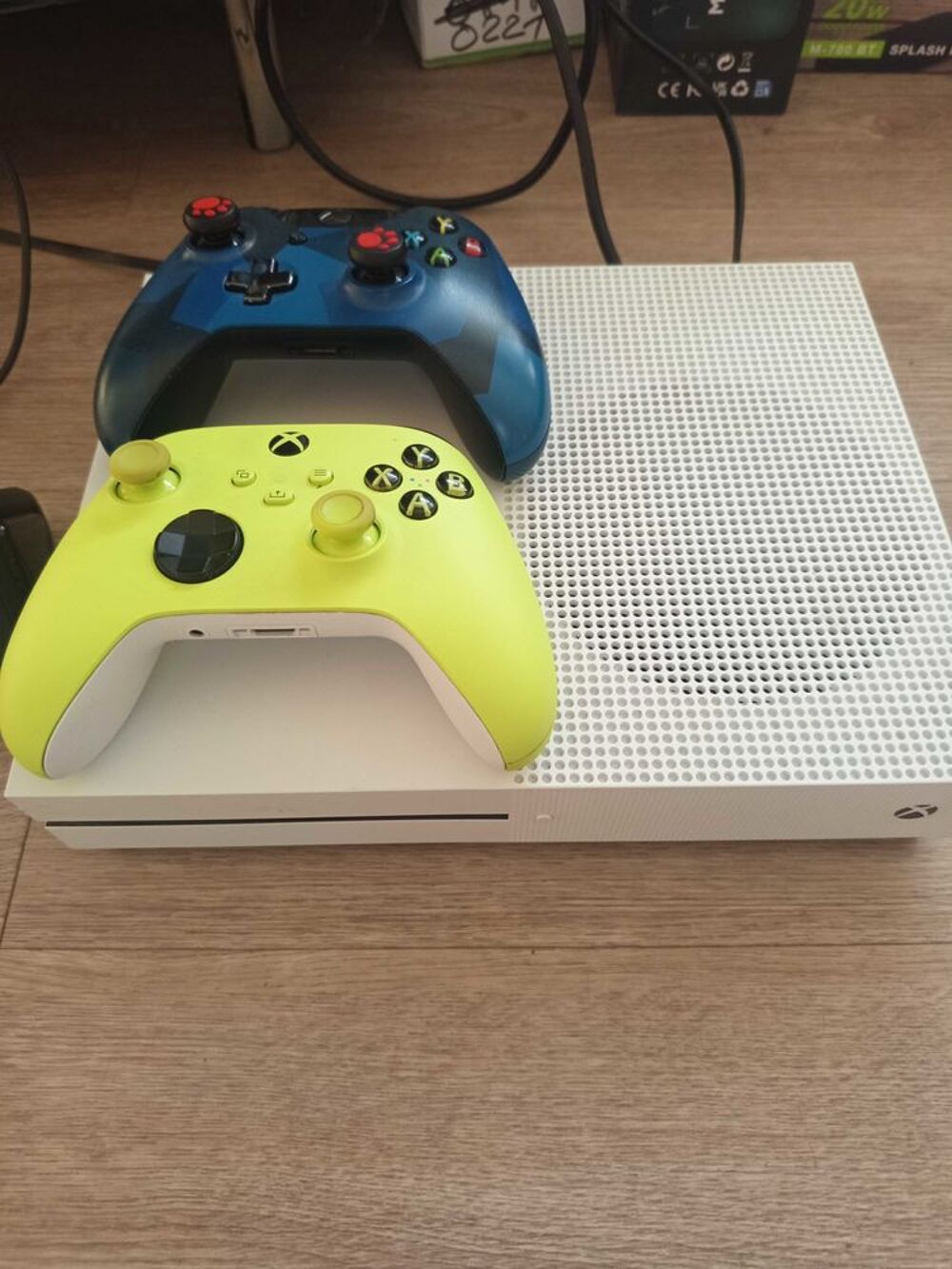 Xbox one s 1To Consoles et jeux vidéos