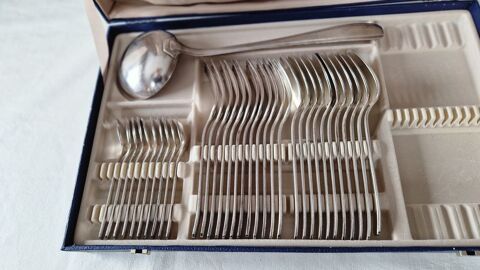 M�nag�re 34 pi�ces ERCUIS mod�le Senlis style  Art D�co 190 Saint-Martin-le-Beau (37)