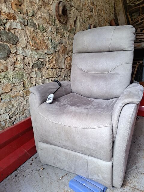 FAUTEUIL TELECOMMANDE excellent �tat 150 Ajat (24)