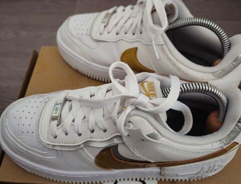 Tennis unixe Blanche en bon �tat 50 M�rignac (33)