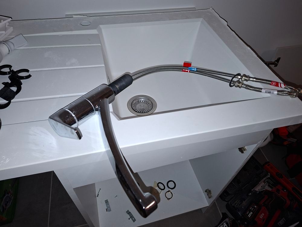 Meuble, &eacute;vier, robinet neuf complet Electroménager
