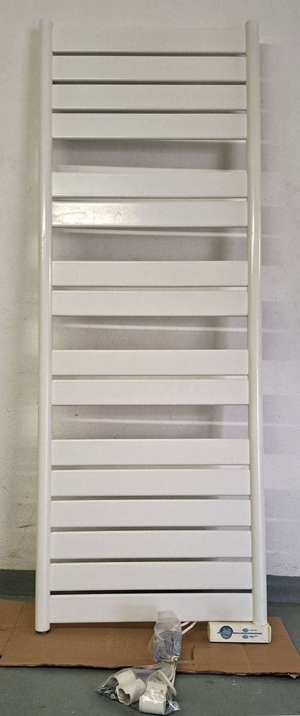 RADIATEUR &Eacute;LECTRIQUE S&Egrave;CHE SERVIETTES 1000 W
Electroménager