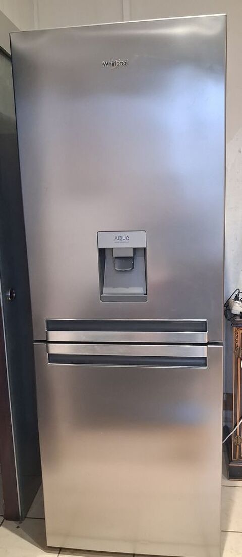 ( cause encombrement) Réfrigérateur combiné Whirlpool 250 Ailly-sur-Somme (80)