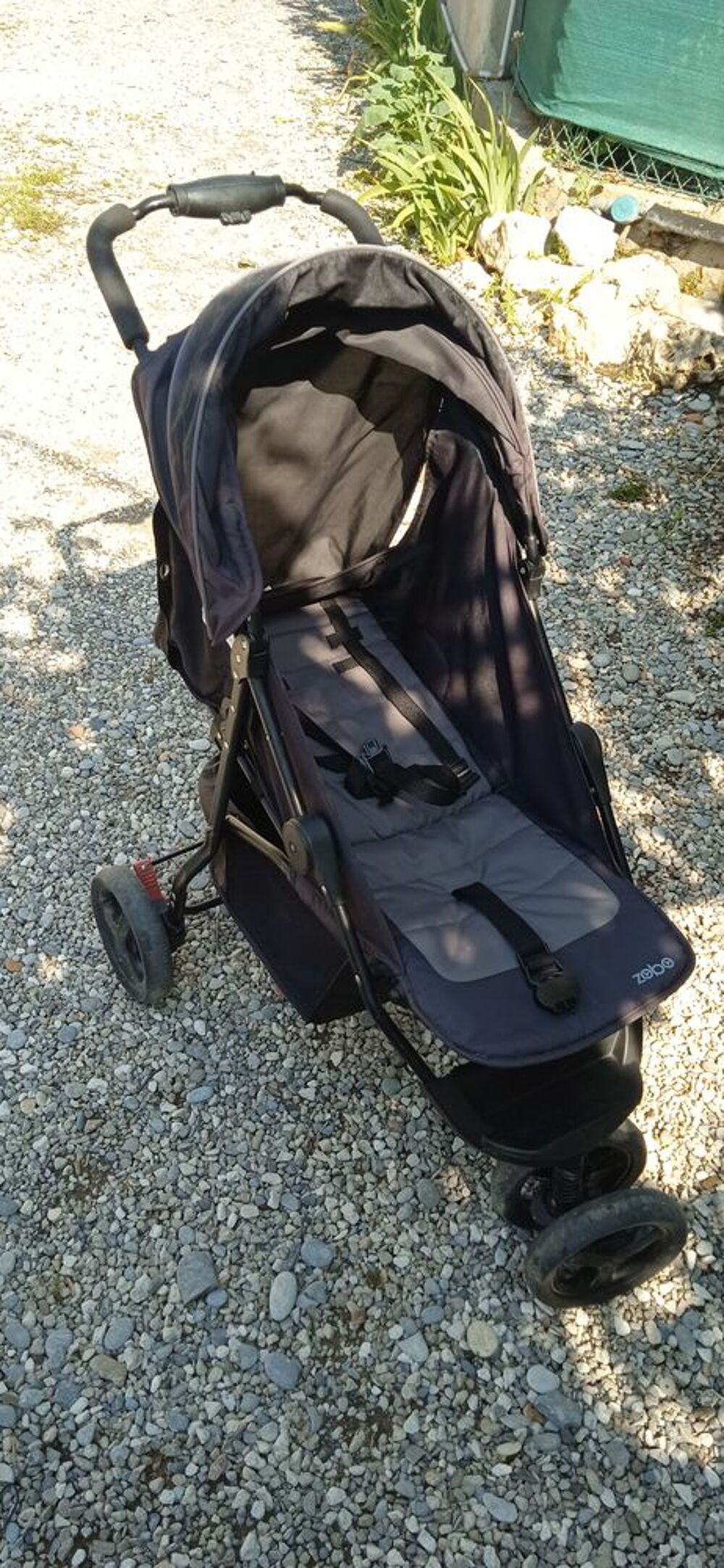 Pousette zobo pliable Pu�riculture