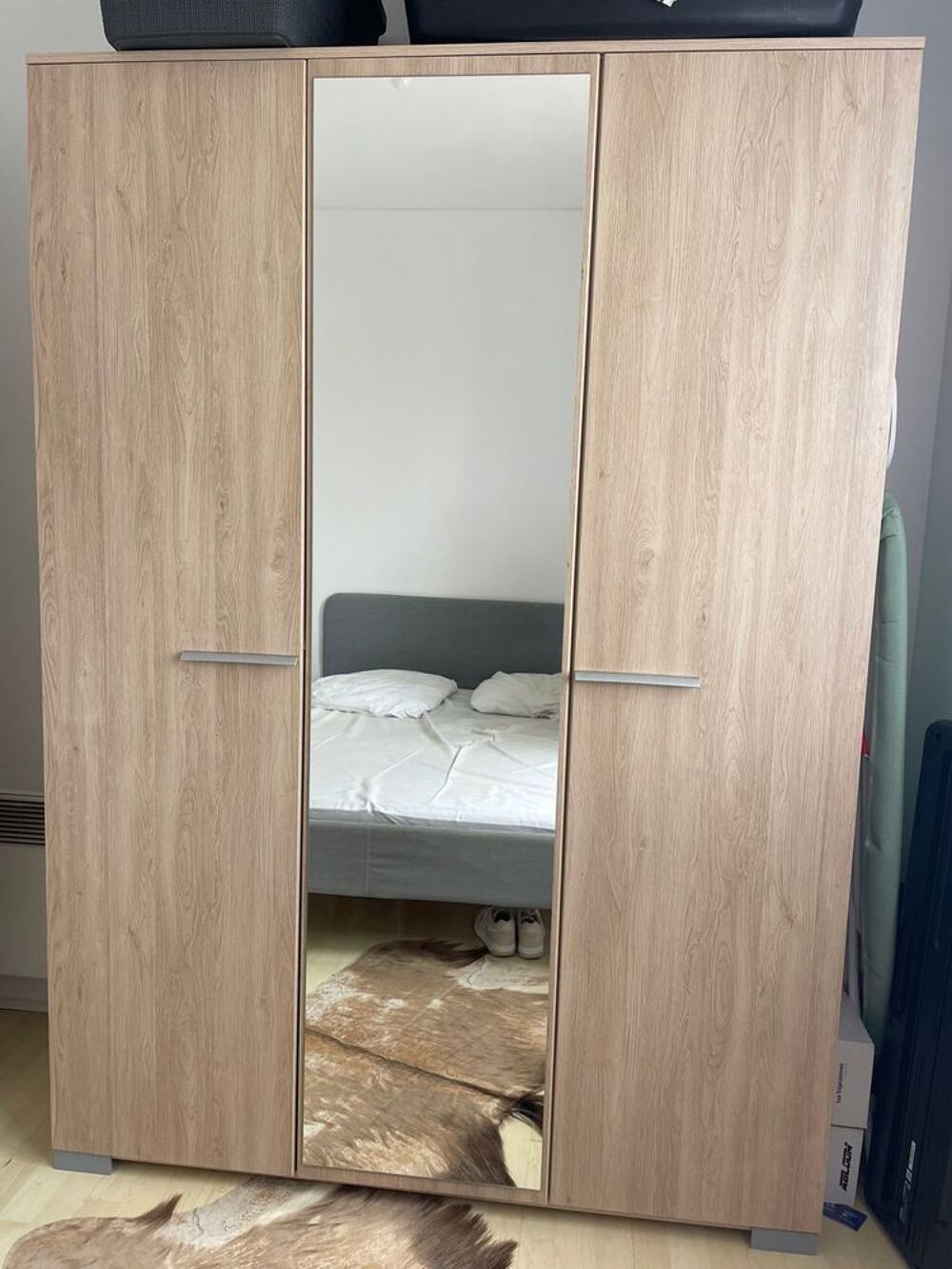 Armoire 1/3 ling&egrave;re; 2/3 penderie - 100 euros Meubles