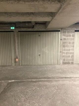  Parking / Garage  louer 12 m Lyon