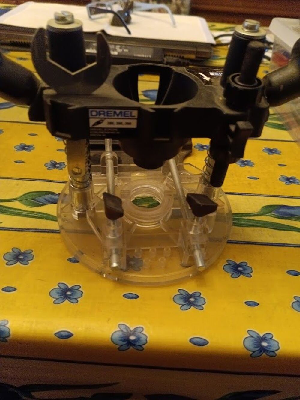 Guide d&eacute;fonceuse DREMEL Bricolage