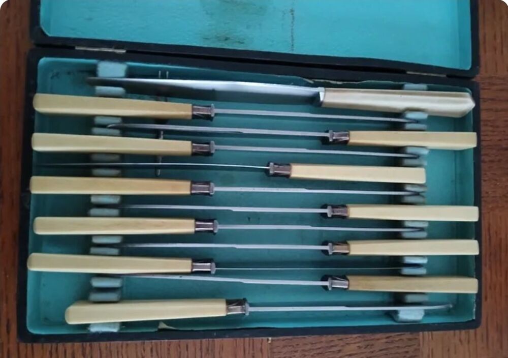 Coffret couteaux 12 pi&egrave;ces Electroménager