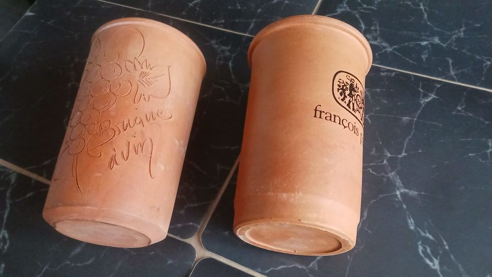 LOT DE 2 BRIQUES &Agrave; VIN EN TERRE CUITE &agrave; 12€ Décoration