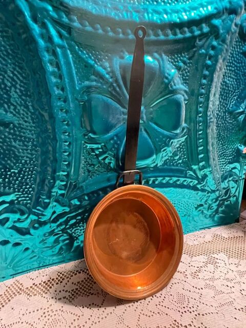 POELE MURALE EN CUIVRE 15 H�ches (65)