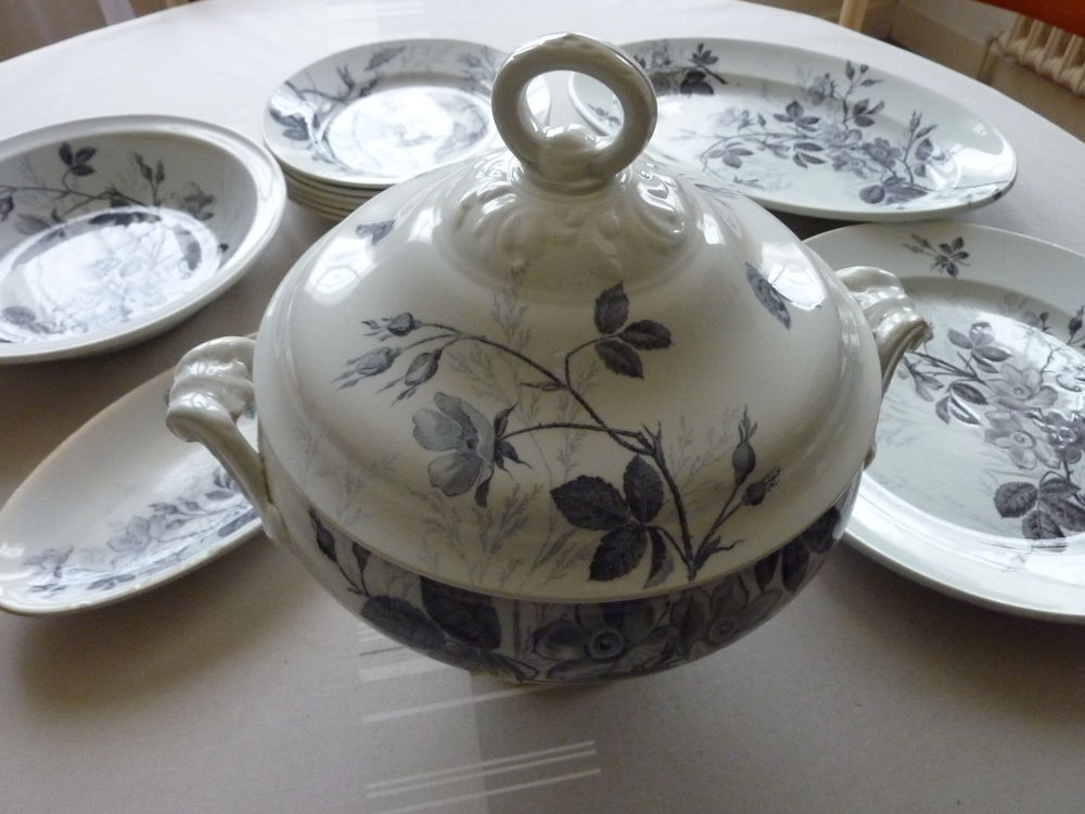 SERVICE EGLANTINE EN FAIENCE FINE DE CREIL MONTEREAU Décoration