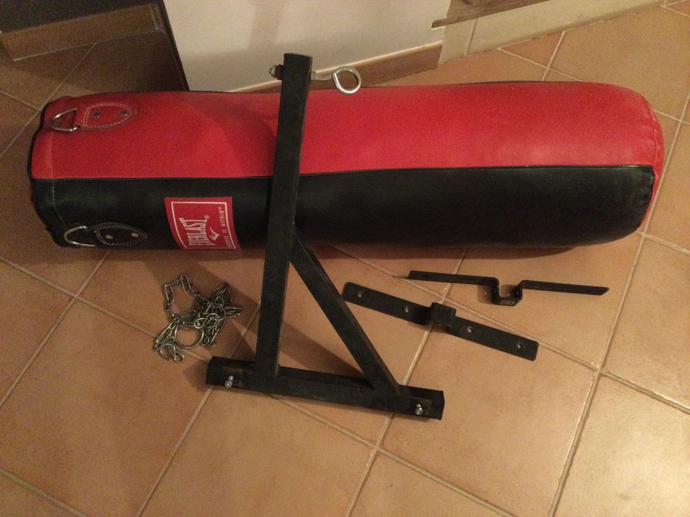 sac de frappe / boxe avec potence Sports
