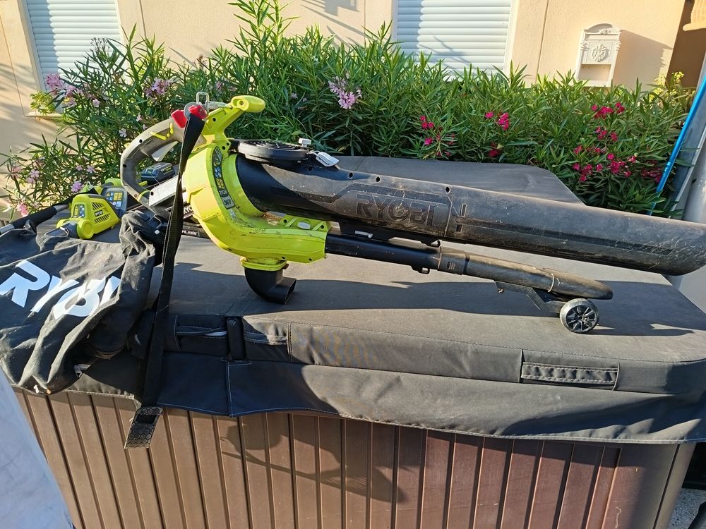 taille haie et souffleur ryobi Jardin