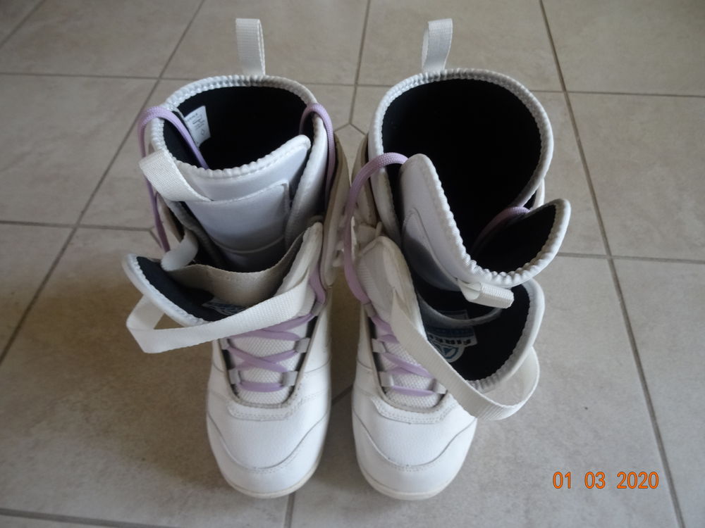 BOTTES SNOW NEUVES T 38.FIREFLY. Sports