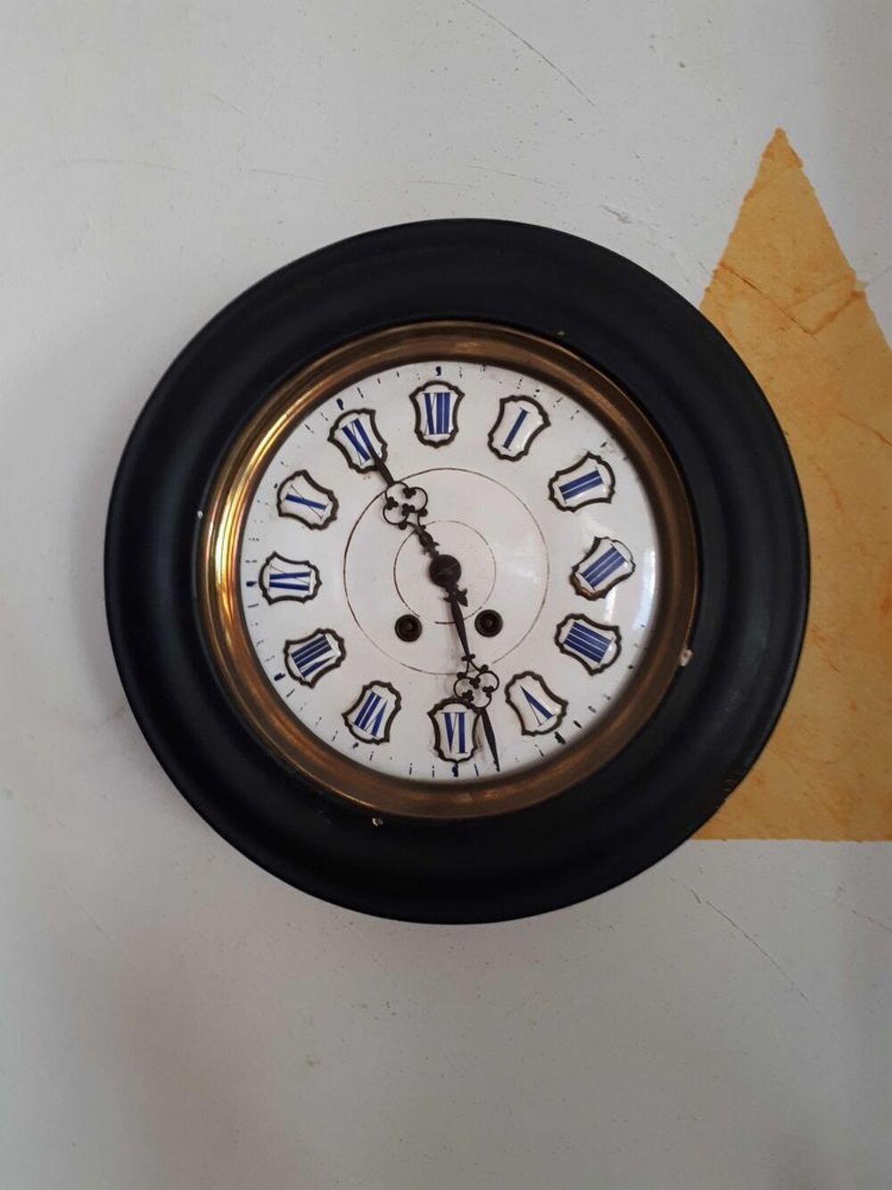 ancienne pendule oeil de boeuf 