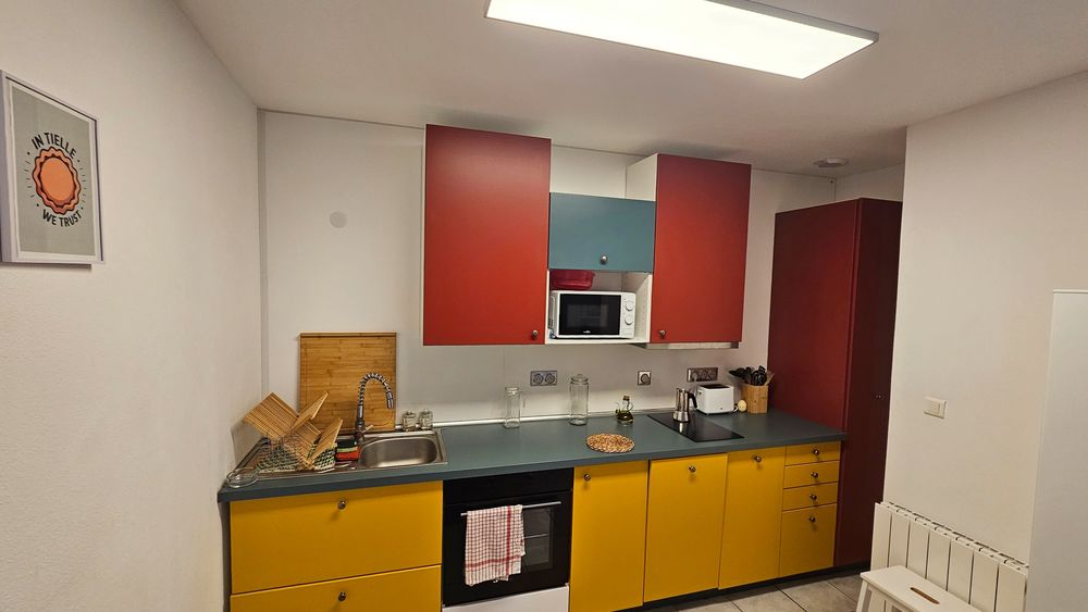 Location Appartement Joli F2 Meublé avec petite terrasse au centre de Sète Sète