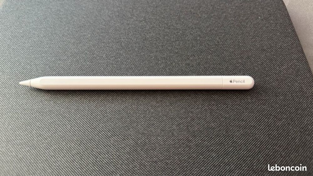Apple iPad 10 / 5G 256Go, + &Eacute;tui / Clavier Logitech Combo To Téléphones et tablettes