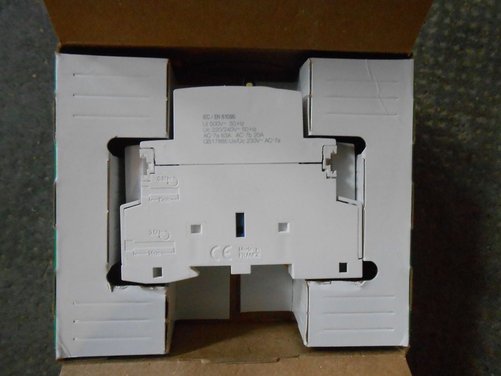 CONTACTEUR SCHNEIDER A9 C2 1862 (44) Bricolage