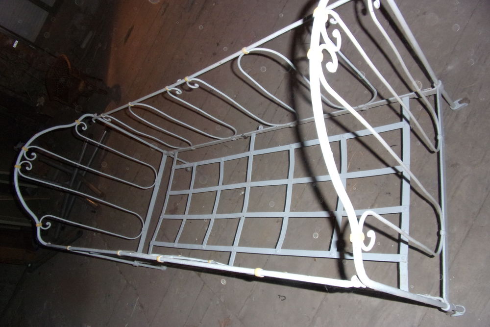 Lit en fer pour faire banquette Jardin