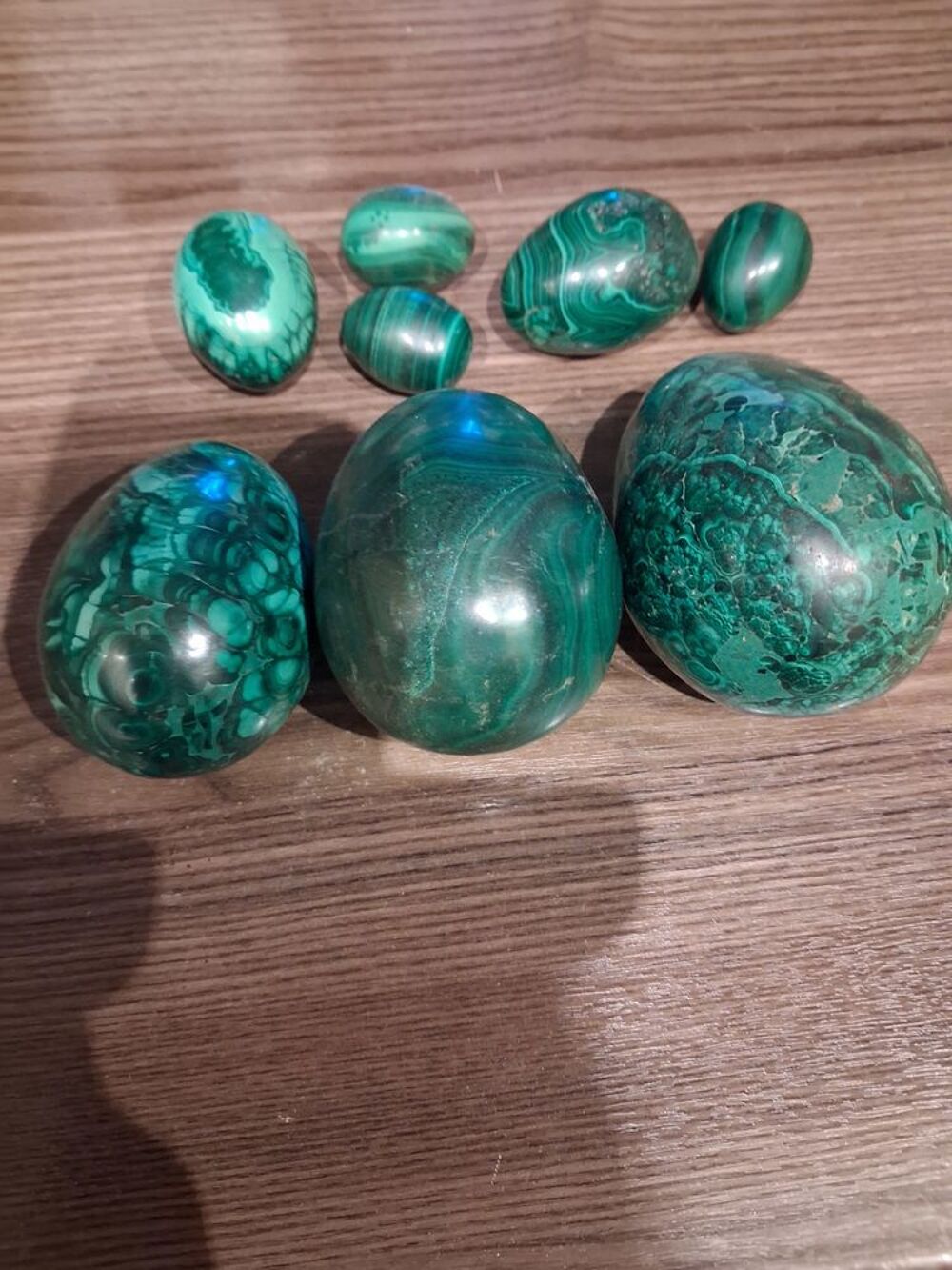 7 oeufs en malachite naturel Décoration