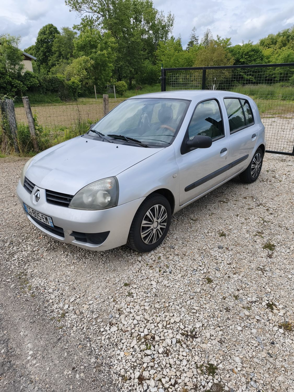 Clio II Clio 1.5 dCi 70 Campus Evolution Authentique 2006 occasion 89100 Sens
