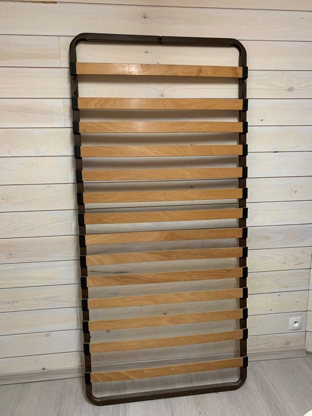 Sommier lattes 1pers 90/190
Bon &eacute;tat Meubles