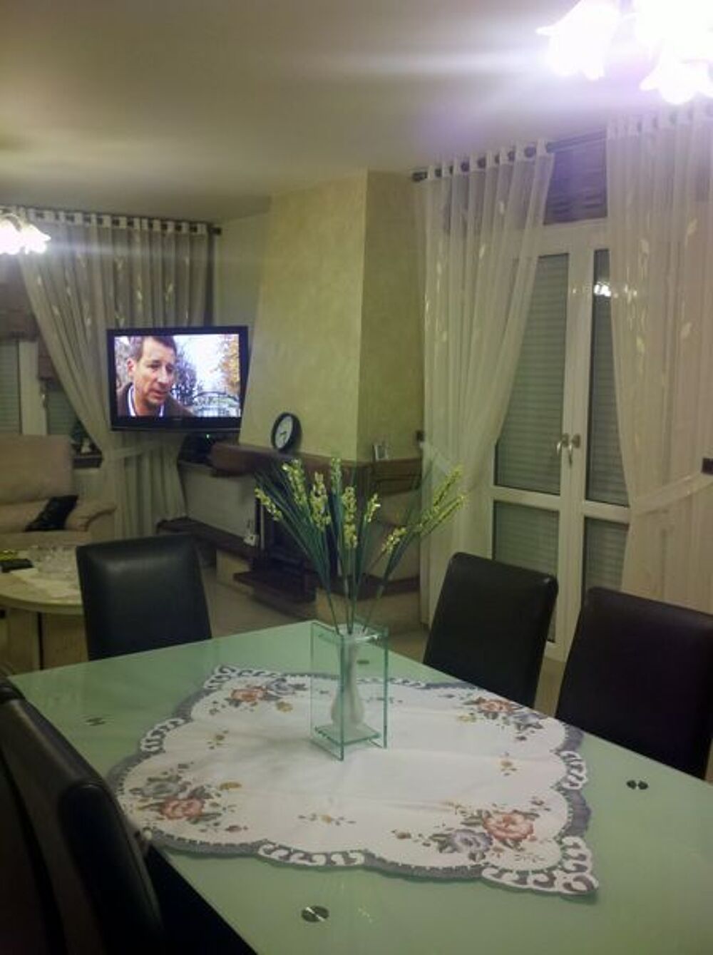 Vend joli table en bois et verre Meubles
