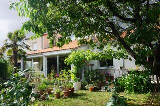Maison 6 pièces 130 m² · à Surgères · 130 m² · 260 000 €