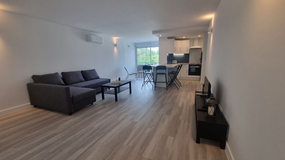 Location Appartement Bel appartement F4 meublé au centre de FRONTIGNAN Frontignan