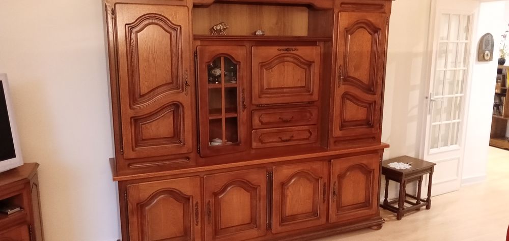 Tr&egrave;s belle salle a mang&eacute; Meubles