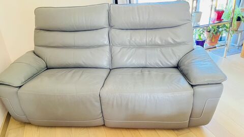 Canap� cuir gris deux places 950 Ginals (82)