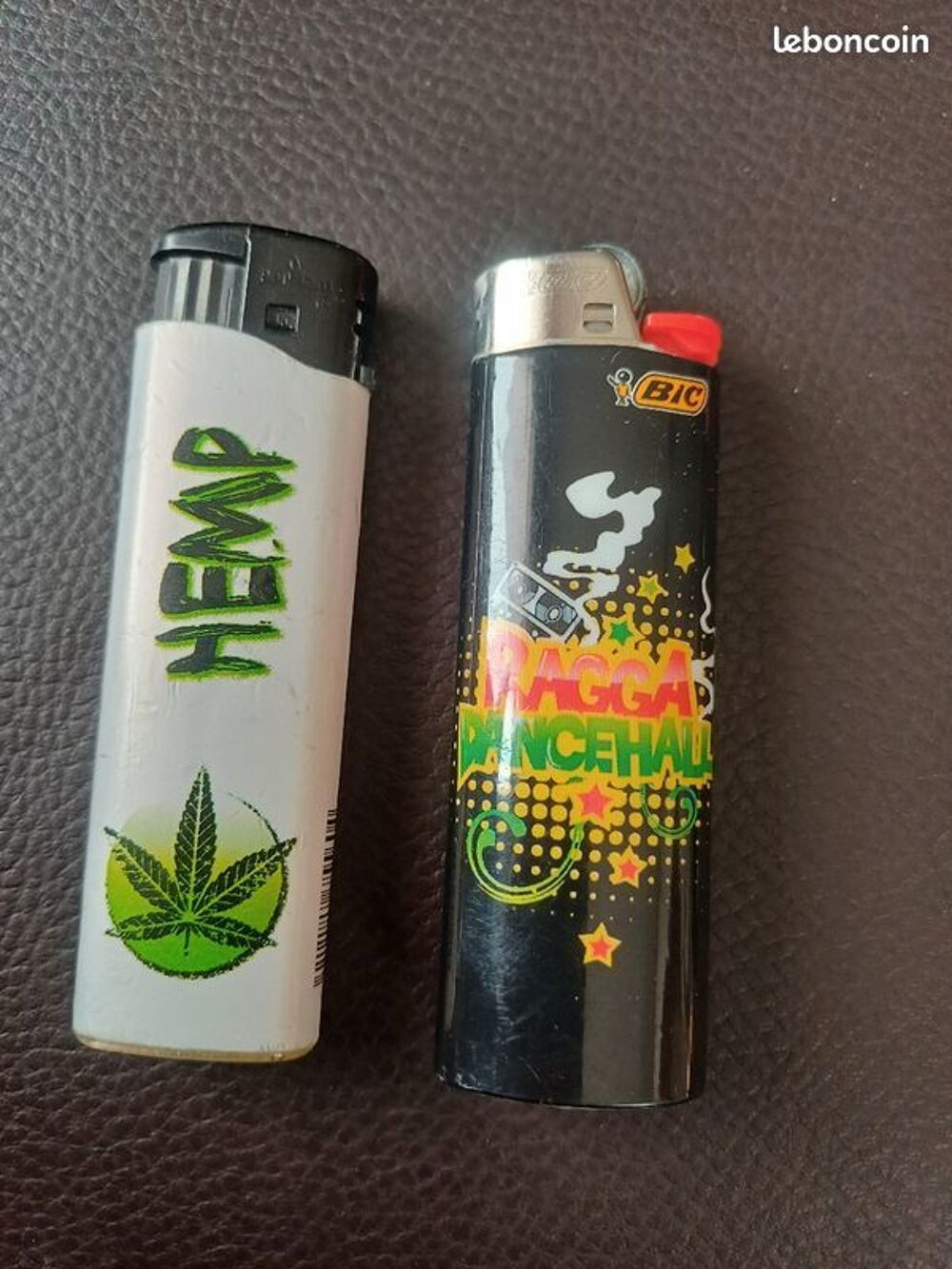 Lot de 2 briquets
l 