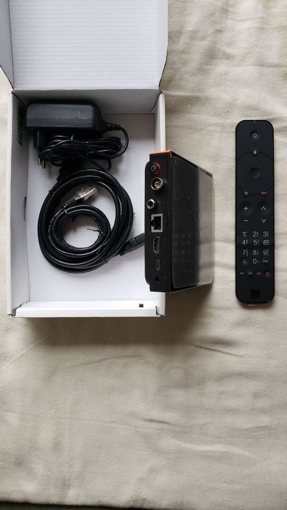 D&eacute;codeur TV mod&egrave;le UHD Photos/Video/TV