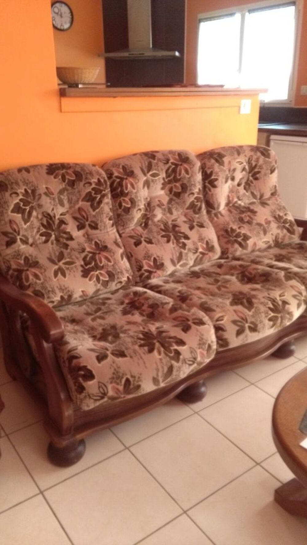 canap&eacute; et 2 fauteuils. Meubles