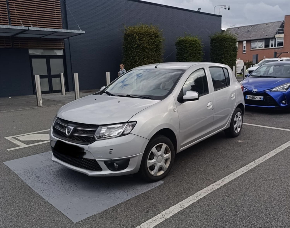 Sandero 1.5 dCi 90 E6 Laur&eacute;ate 2015 occasion 62000 Arras