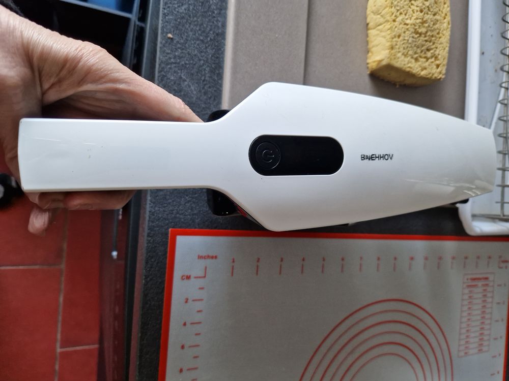 Aspirateur a main blanc petite brosse puissant Electroménager