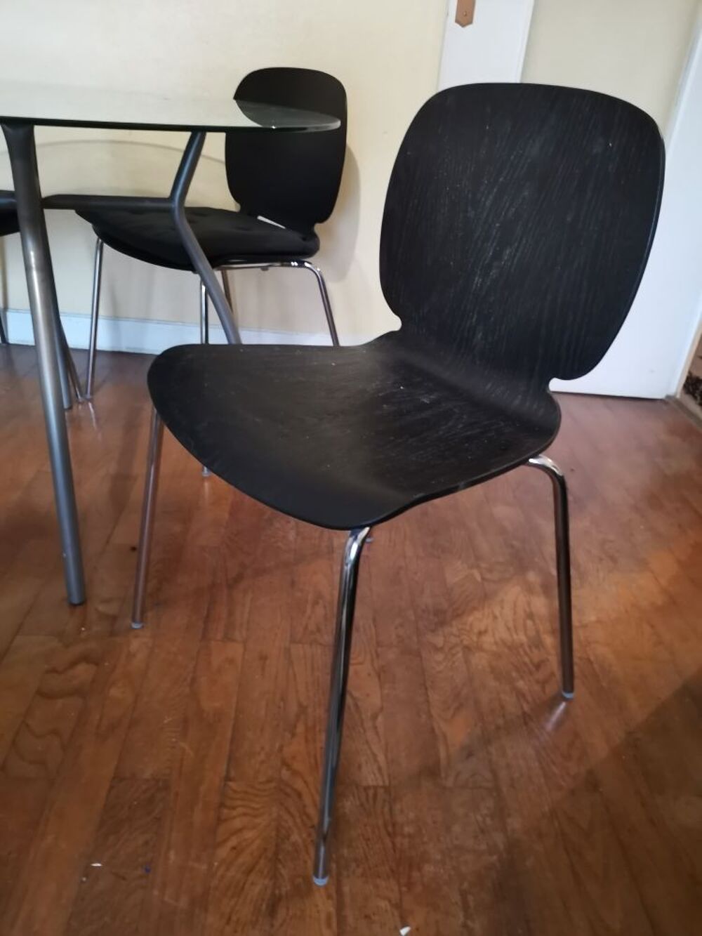 Table et 4 chaises Meubles