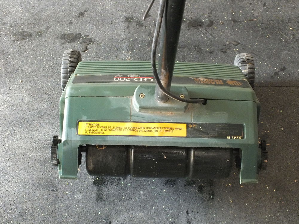 SCARIFICATEUR DEMOUSSEUR Jardin