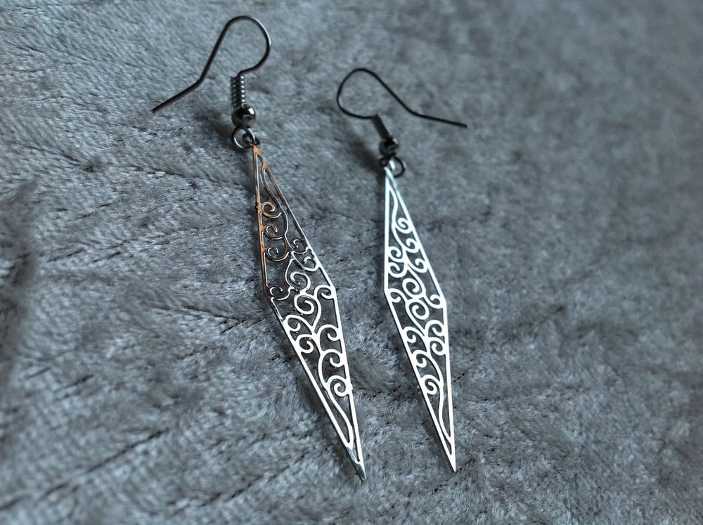 BOUCLES OREILLES ARGENT&Eacute;ES LOSANGE ARABESQUE Envoi Possible Bijoux et montres