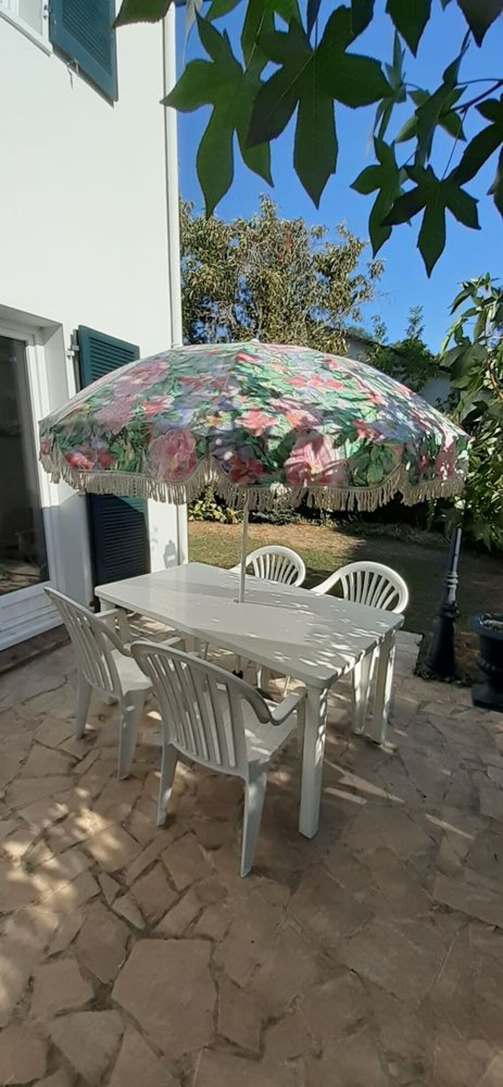 salon de jardin pvc blanc avec table 1,50*80, 4 fauteils Jardin