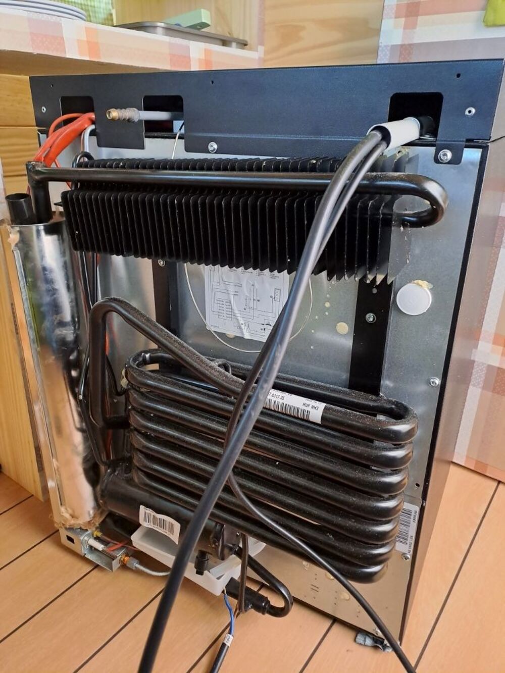 r&eacute;frig&eacute;rateur neuf marque dometic Electroménager