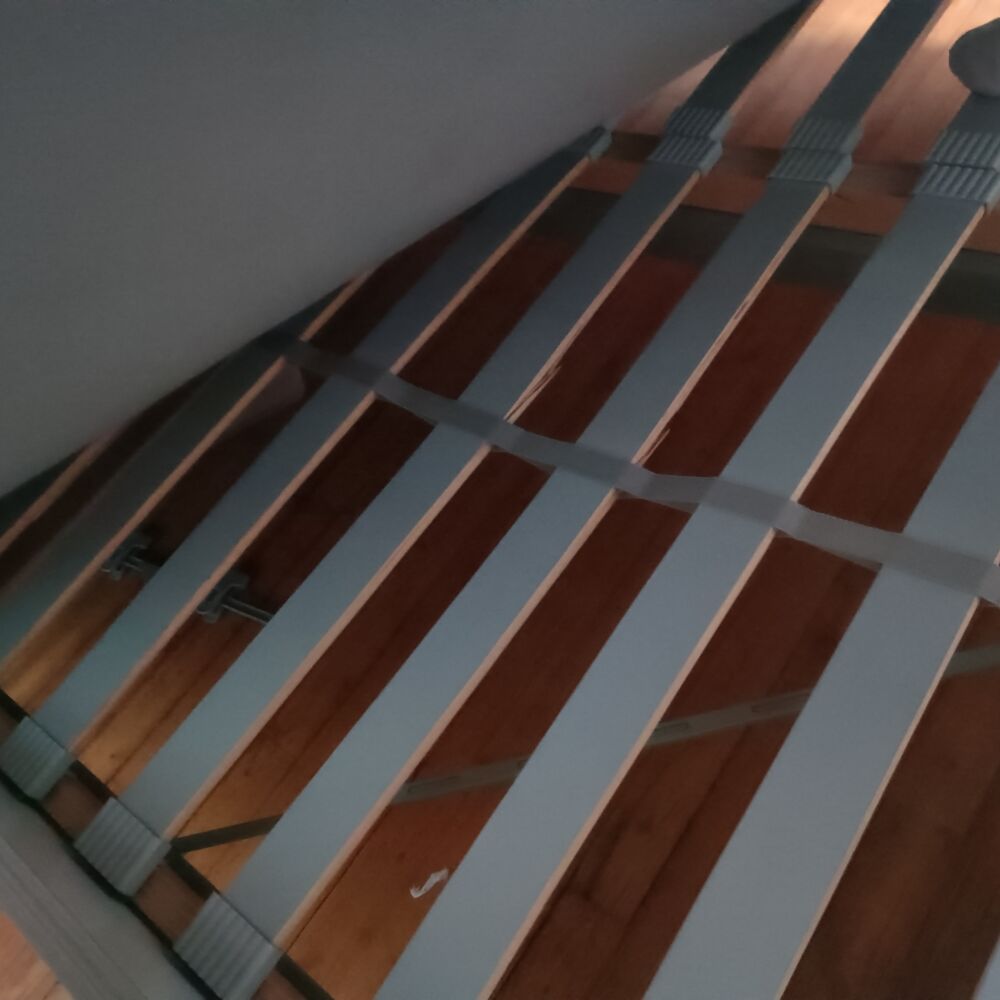 Lit 140x200 +matelas Meubles