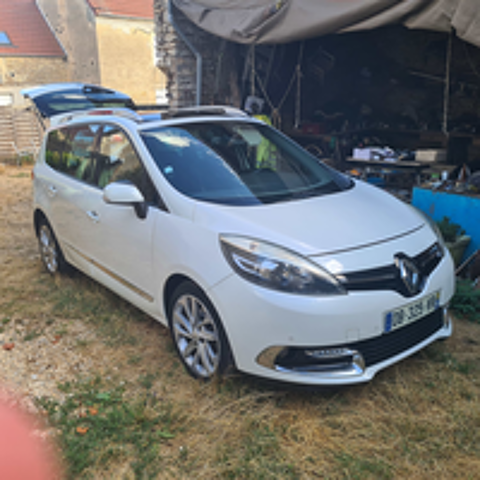 Grand Sc&eacute;nic III Grand Sc&eacute;nic dCi 130 Energy FAP eco2 Initiale 7 pl 2013 occasion 89660 Brosses