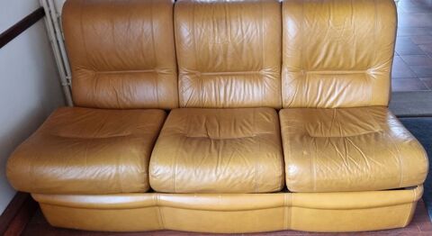 Canapé Convertible beige 3 places cuir de vachette 165 x 200 0 Le Roc-Saint-André (56)