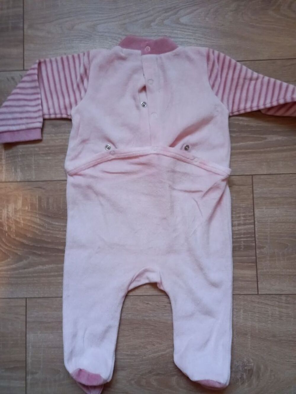 Pyjama une pi&egrave;ce rose marque Caramouille taille 6 mois Vêtements enfants